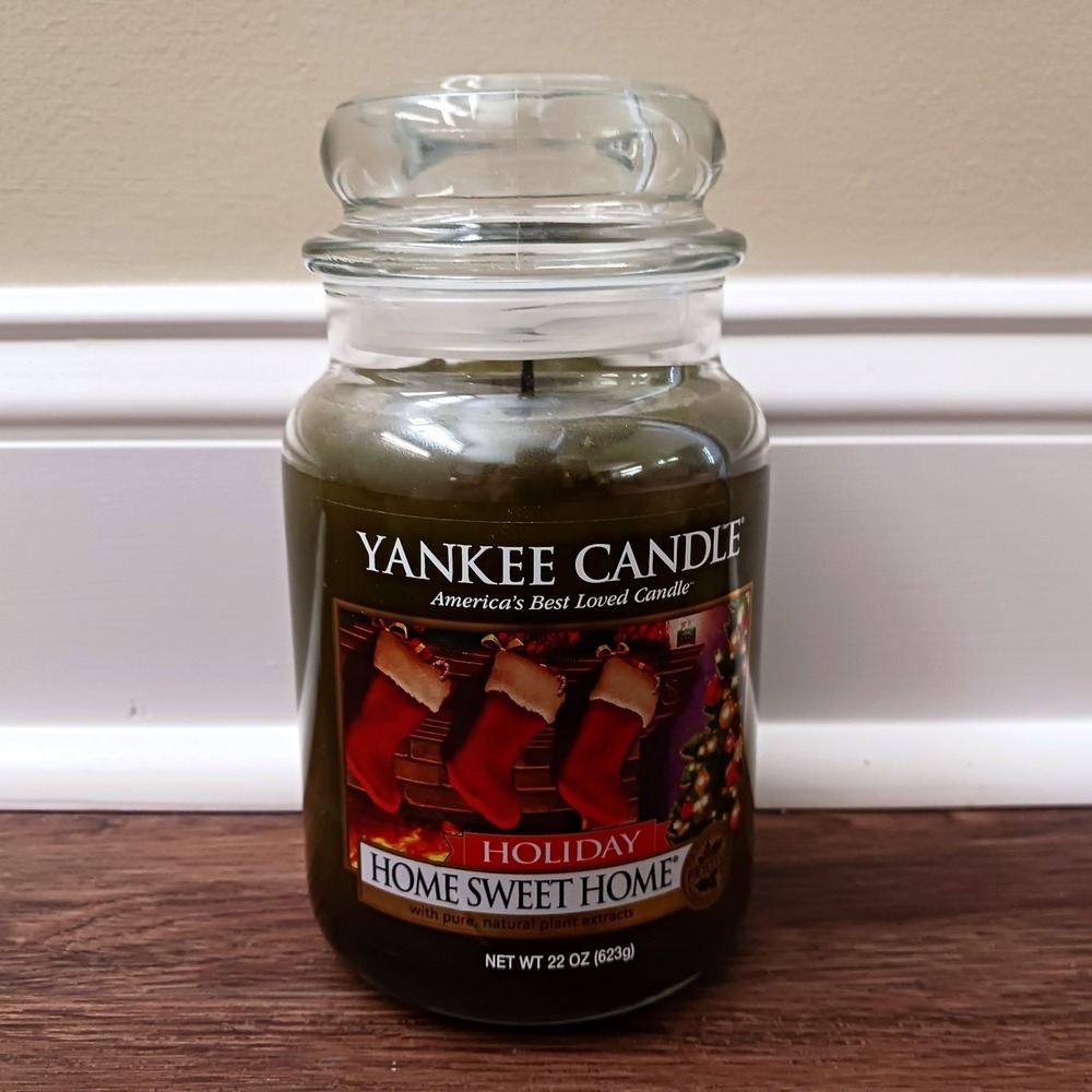 Yankee Candle 22oz Jar Candle Holiday Home Sweet Home Burn Once